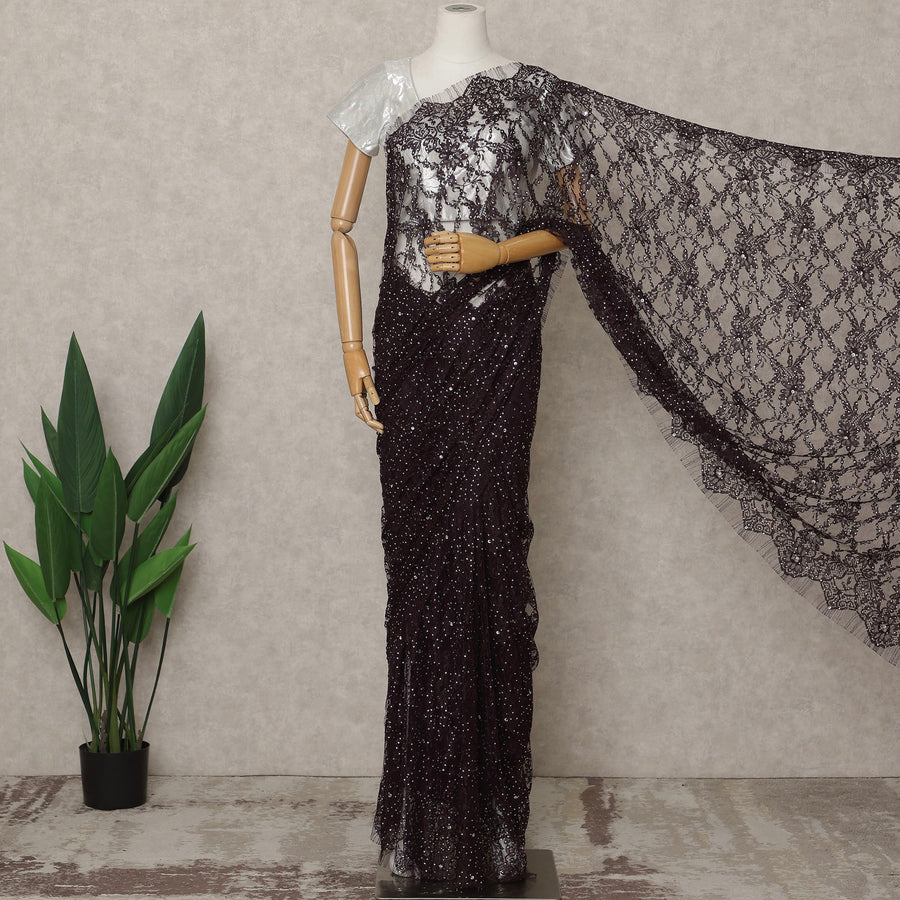 ساري فرنسي فاخر بلون النبيذ الداكن من الدانتيل الشانتيلي ثنائي اللون مع تطريز حجري، عرض 110 سم، 5.5 متر، فرنسا - D25585