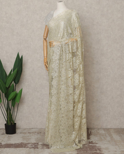 ساري فرنسي فاخر من الدانتيل الشانتيلي المعدني باللون العاجي الذهبي مع تطريز حجري، عرض 110 سم، 5.5 متر، فرنسا - D25597