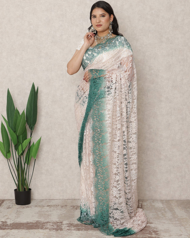 ساري فرنسي فاخر من الدانتيل الشانتيلي، بلون وردي فاتح إلى أخضر زمردي، مع تطريز حجري، بطول 5.5 متر، وعرض 110 سم، صنع في فرنسا - D24416