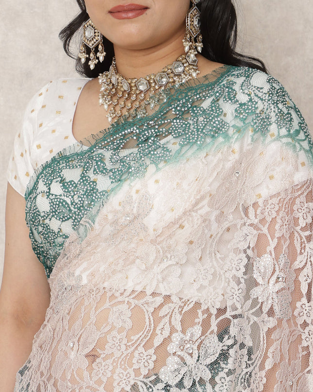 ساري فرنسي فاخر من الدانتيل الشانتيلي، بلون وردي فاتح إلى أخضر زمردي، مع تطريز حجري، بطول 5.5 متر، وعرض 110 سم، صنع في فرنسا - D24416