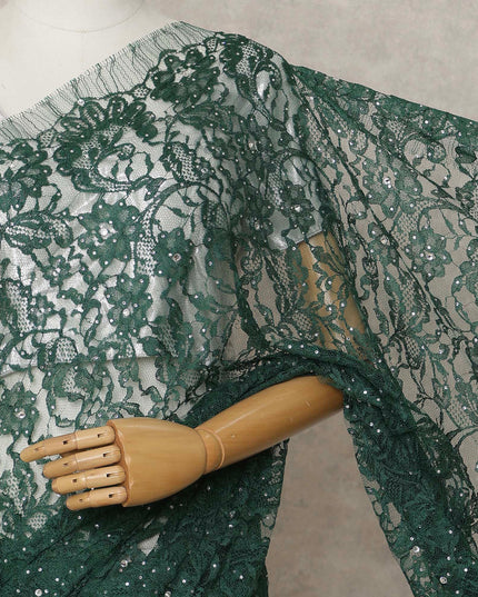 ساري فرنسي فاخر بلون أخضر غامق من الدانتيل الشانتيلي ثنائي اللون مع تطريز حجري، عرض 110 سم، 5.5 متر، فرنسا - D25582