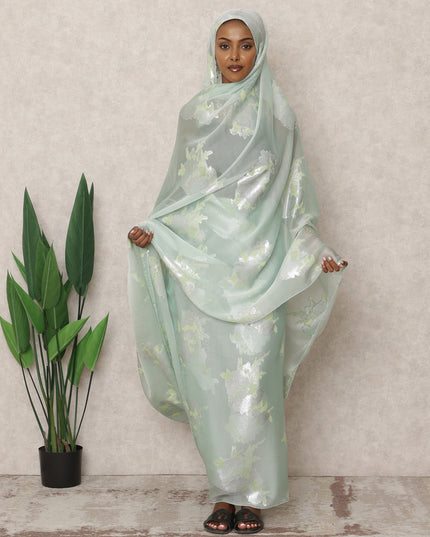 ثوب فرنسي من الشيفون الحريري باللون الأخضر النعناعي بتصميم لوركس معدني، طول 4.5 متر، عرض 110 سم، فرنسا-D24400