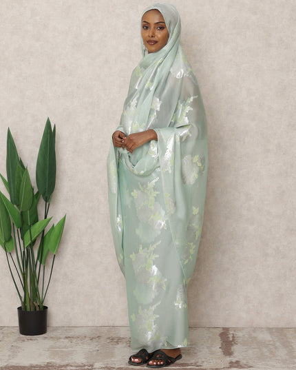 ثوب فرنسي من الشيفون الحريري باللون الأخضر النعناعي بتصميم لوركس معدني، طول 4.5 متر، عرض 110 سم، فرنسا-D24400