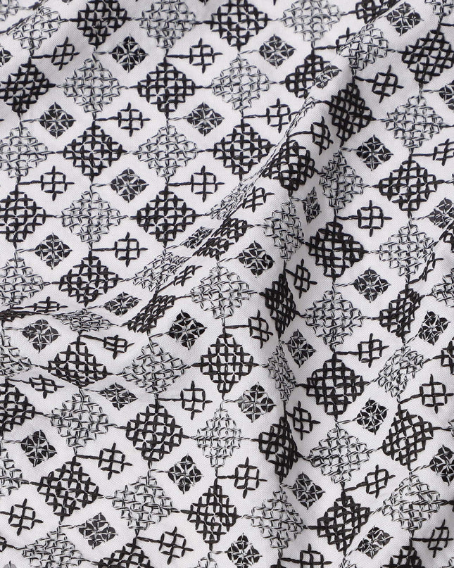 White and Black Geometric Motif Print Synthetic Cotton Fabric, 140 Cms, India-D25392