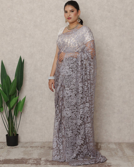 ساري فرنسي فاخر من الدانتيل الشانتيلي باللون الرمادي الليلكي مع تطريز حجري، بطول 5.5 متر، وعرض 110 سم، صنع في فرنسا - D24435