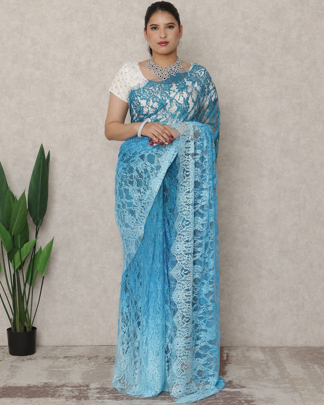 ساري فرنسي فاخر من الدانتيل الشانتيلي، من اللون الأزرق السماوي إلى الأزرق السماوي، بطول 5.5 متر، وعرض 110 سم، صنع في فرنسا - D24424