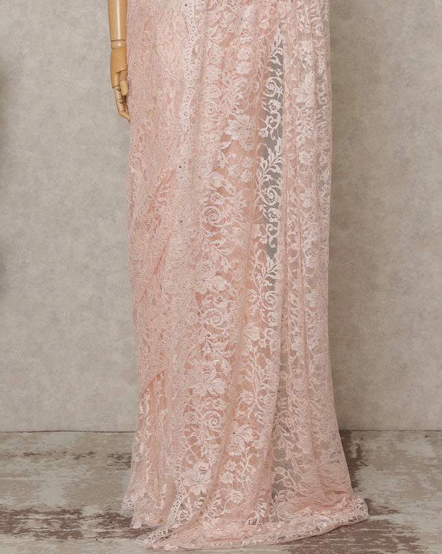 ساري فرنسي فاخر بلون وردي خوخي من الدانتيل الشانتيلي ثنائي اللون مع تطريز حجري، عرض 110 سم، 5.5 متر، فرنسا - D25581