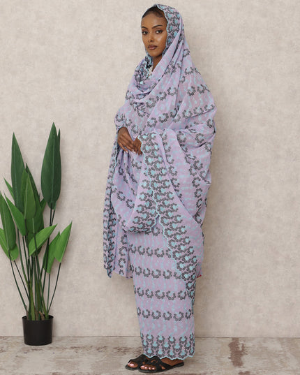 ثوب سويسري تقليدي من القطن بنقشة زهور اللافندر مع تطريز وأحجار، 4.5 متر، عرض 140 سم، سويسرا-D24381