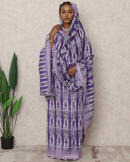 ثوب سويسري مخطط مطرز باللونين الأرجواني والليلكي مع أحجار من قماش الفوال القطني الخالص، 4.5 متر، العرض 140 سم، سويسرا - D24370