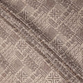 قماش فيسكوز كتان مخلوط باللون البيج بطبعة هندسية قبلية، عرض 110 سم، صنع في الهند - D25103