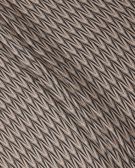 قماش فيسكوز كتان مخلوط باللون البيج بطبعة أوراق شجر سوداء، عرض 110 سم، صنع في الهند - D25094