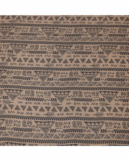 قماش كتان فيسكوز بني مخلوط بطبعة هندسية قبلية سوداء، عرض 110 سم، صنع في الهند - D25101