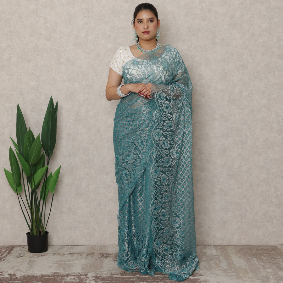 ساري شانتيلي فرنسي فاخر باللون الأزرق المخضر، مصنوع من الدانتيل المعدني، بطول 5.5 متر، وعرض 110 سم، صنع في فرنسا - D24446