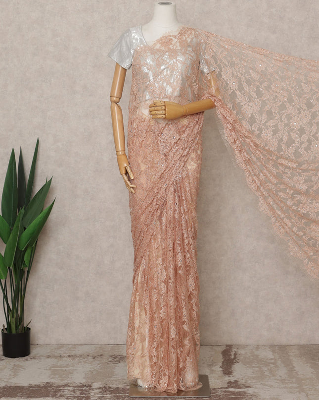 ساري فرنسي فاخر بلون الخوخ، من الدانتيل الشانتيلي ثنائي اللون، مع تطريز حجري، عرض 110 سم، 5.5 متر، فرنسا - D25564