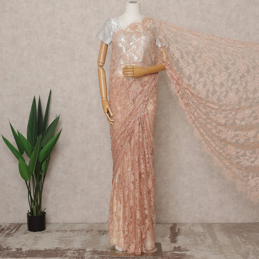 ساري فرنسي فاخر بلون الخوخ، من الدانتيل الشانتيلي ثنائي اللون، مع تطريز حجري، عرض 110 سم، 5.5 متر، فرنسا - D25564