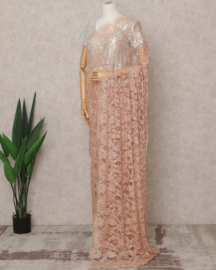 ساري فرنسي فاخر بلون الخوخ، من الدانتيل الشانتيلي ثنائي اللون، مع تطريز حجري، عرض 110 سم، 5.5 متر، فرنسا - D25564