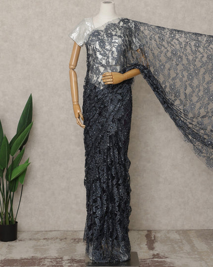 ساري فرنسي فاخر بلون رمادي فحمي من الدانتيل الشانتيلي ثنائي اللون مع تطريز حجري، عرض 110 سم، 5.5 متر، فرنسا - D25588