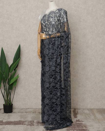 ساري فرنسي فاخر بلون رمادي فحمي من الدانتيل الشانتيلي ثنائي اللون مع تطريز حجري، عرض 110 سم، 5.5 متر، فرنسا - D25588