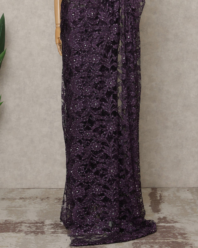ساري فرنسي فاخر بلون بنفسجي غامق من الدانتيل الشانتيلي ثنائي اللون مع تطريز حجري، عرض 110 سم، 5.5 متر، فرنسا - D25578