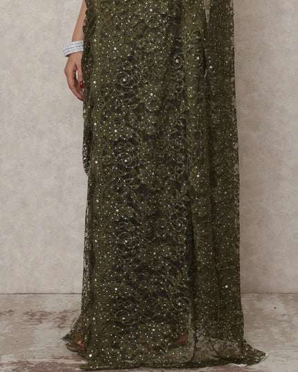 ساري فرنسي فاخر من الدانتيل الشانتيلي باللون الأخضر الزيتوني الغامق مع تطريز حجري، طول 5.5 متر، عرض 110 سم، صنع في فرنسا - D24429