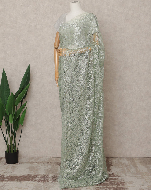 قماش ساري فرنسي فاخر من الدانتيل الشانتيلي المعدني باللون الأخضر النعناعي - طول 5.5 متر، عرض 110 سم، صنع في فرنسا - D25605