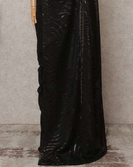 ساري شيفون فرنسي فاخر من الحرير الخالص باللون الأسود النفاث بتصميم مموج معدني - طول 5.5 متر، عرض 110 سم، صنع في فرنسا - D25626