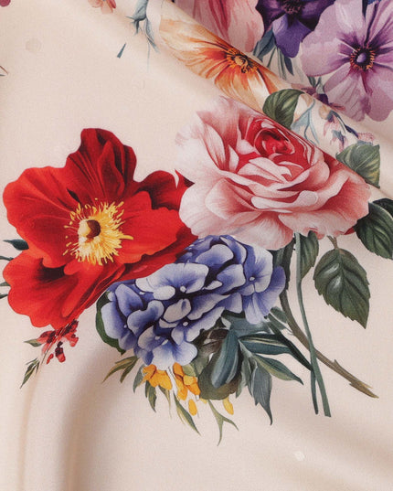باقة زهور كريمية متعددة الألوان مطبوعة على قماش حرير ساتان إيطالي فاخر، عرض 140 سم، إيطاليا - D24782