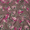قاعدة بنية اللون مع طباعة باقة زهور وردية على قماش ساتان حريري إيطالي فاخر، عرض 140 سم، إيطاليا
 -D24783