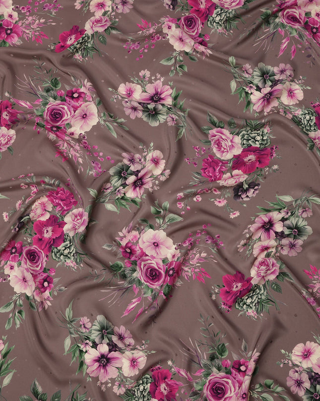 قاعدة بنية اللون مع طباعة باقة زهور وردية على قماش ساتان حريري إيطالي فاخر، عرض 140 سم، إيطاليا
 -D24783
