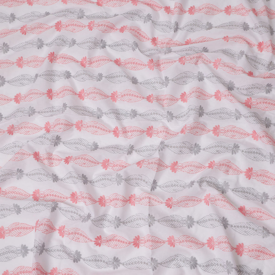 قماش تطريز من القطن الأبيض بتصميم أوراق شجر وردية ورمادية، عرض 110 سم، الهند - D25295