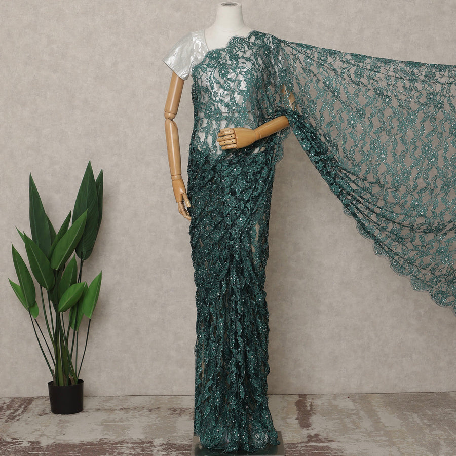 ساري فرنسي فاخر بلون أخضر فاتح من الدانتيل الشانتيلي ثنائي اللون مع تطريز حجري، عرض 110 سم، 5.5 متر، فرنسا - D25583