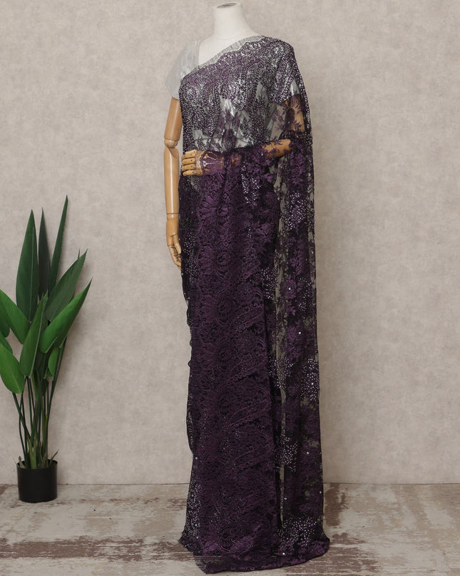 ساري فرنسي فاخر من الدانتيل الشانتيلي المعدني باللون البرقوقي مع تطريز حجري، عرض 110 سم، 5.5 متر، فرنسا - D25569