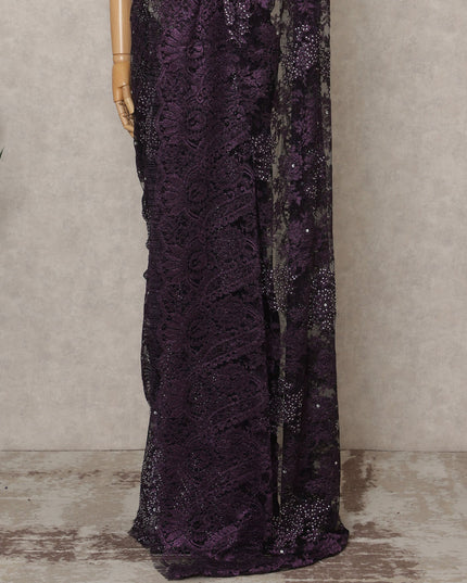 ساري فرنسي فاخر من الدانتيل الشانتيلي المعدني باللون البرقوقي مع تطريز حجري، عرض 110 سم، 5.5 متر، فرنسا - D25569