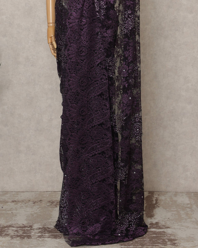 ساري فرنسي فاخر من الدانتيل الشانتيلي المعدني باللون البرقوقي مع تطريز حجري، عرض 110 سم، 5.5 متر، فرنسا - D25569