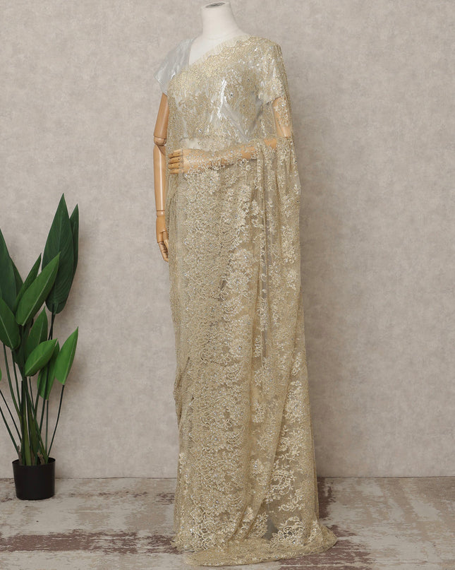 ساري فرنسي فاخر بلون الشمبانيا الذهبي من الدانتيل المعدني شانتيلي مع تطريز حجري، عرض 110 سم، 5.5 متر، فرنسا - D25596