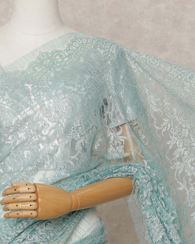 قماش ساري فرنسي فاخر من الدانتيل الشانتيلي المعدني باللون الأزرق البحري - طول 5.5 متر، عرض 110 سم، صنع في فرنسا - D25608