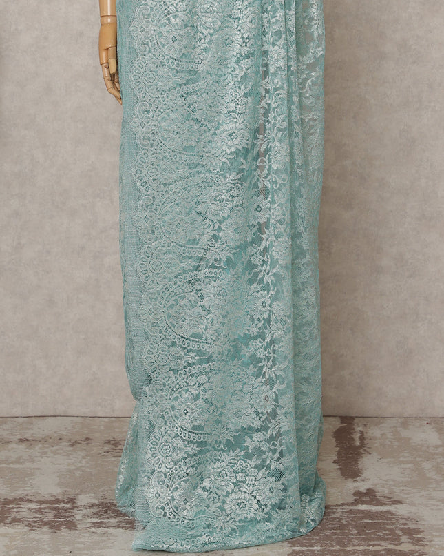 قماش ساري فرنسي فاخر من الدانتيل الشانتيلي المعدني باللون الأزرق البحري - طول 5.5 متر، عرض 110 سم، صنع في فرنسا - D25608