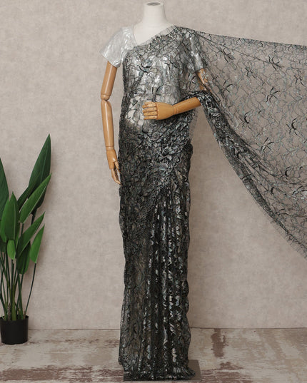 قماش ساري فرنسي فاخر متعدد الألوان من الدانتيل الشانتيلي باللون الفضي الأسود - طول 5.5 متر، عرض 110 سم، صنع في فرنسا - D25613