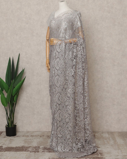 ساري فرنسي فاخر من الدانتيل المعدني بلون أرجواني فاتح بلاتيني مع تطريز حجري، عرض 110 سم، 5.5 متر، فرنسا - D25573