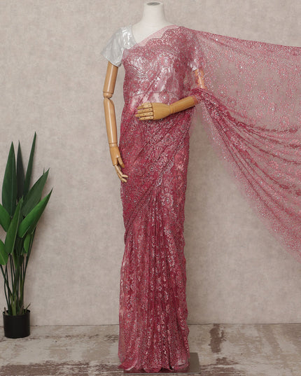 ساري فرنسي فاخر باللون الوردي من الدانتيل الشانتيلي المعدني مع تطريز حجري، عرض 110 سم، 5.5 متر، فرنسا - D25571