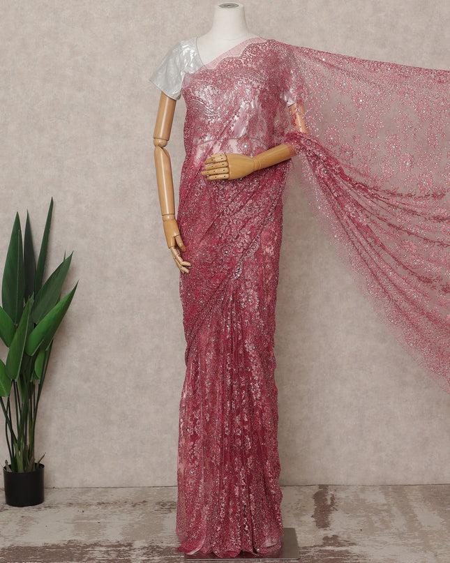 ساري فرنسي فاخر باللون الوردي من الدانتيل الشانتيلي المعدني مع تطريز حجري، عرض 110 سم، 5.5 متر، فرنسا - D25571