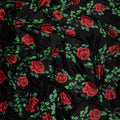 قماش مخملي رومانسي من مزيج الحرير الأسود مع طباعة وردة حمراء غنية -D19001 (1.55 متر)