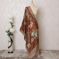 وشاح من الديباج الصناعي بحواف من الدانتيل باللون الأحمر الصدأ مقاس 225 × 80 سم -D19078