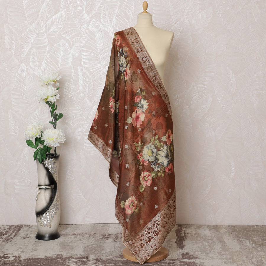 وشاح من الديباج الصناعي بحواف من الدانتيل باللون الأحمر الصدأ مقاس 225 × 80 سم -D19078