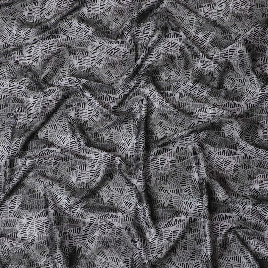 قماش قميص قطني فحمي متطور مع لمسة نهائية من الساتان الهندسي باللون الأبيض، بعرض 150 سم - D19185