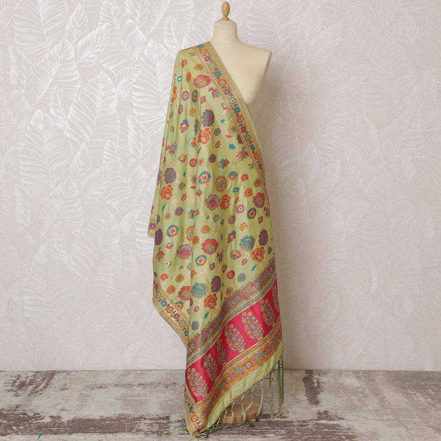 وشاح مطرز صناعي أنيق باللون الأخضر الفاتح مع طباعة زهور وحدود وردية، 85x245 سم-D19302