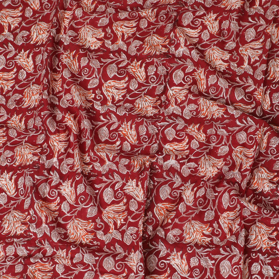 قماش قطني أحمر فاخر مع طباعة فضية مزخرفة، عرض 110 سم - آخر قطعة حصرية-D19353(قطعة 1.9 متر)