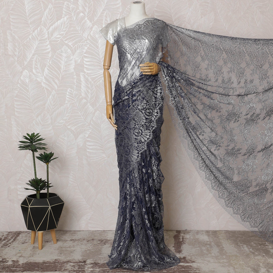 قماش دانتيل شانتيلي معدني فرنسي أنيق - تصميم زهور زرقاء فولاذية، عرض 110 سم، 5.5 متر-D19455