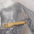 ساري فرنسي معدني من الدانتيل باللون الرمادي الفاتح والأزرق - عرض 110 سم، 5.5 متر - D20156