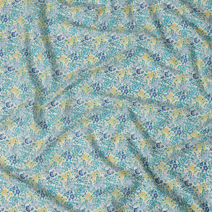 قماش قطني مطبوع رقميًا بنقشة زهور باللونين الأبيض والأزرق - عرض 110 سم - D21235